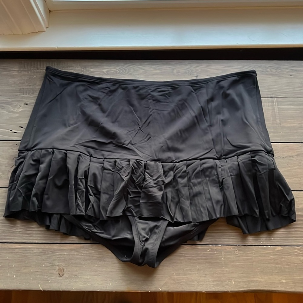 EUC Beach house black bathing suit bottom skirt sz 16